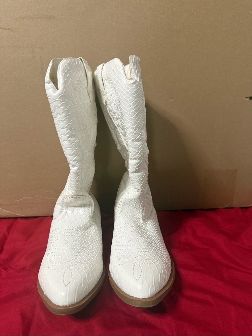 Coconuts by Matisse White Croc-Embossed Western Heeled Boots